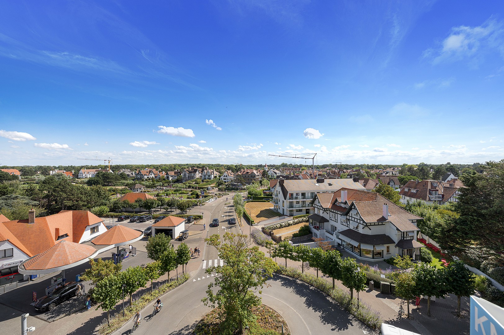 VRIJ 09-10-2026 ts 14u-17u OPENDEUR Kustlaan 287 – Uitzonderlijk penthouse aan de Kustlaan, in het hart van het Zoute.